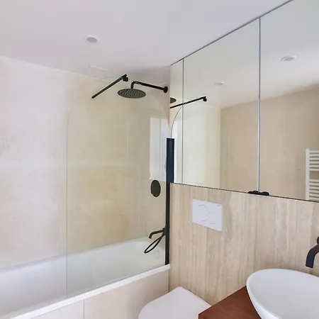 Apartment Louvre & Seine Luxury New 3br Full Ac By Melvane *